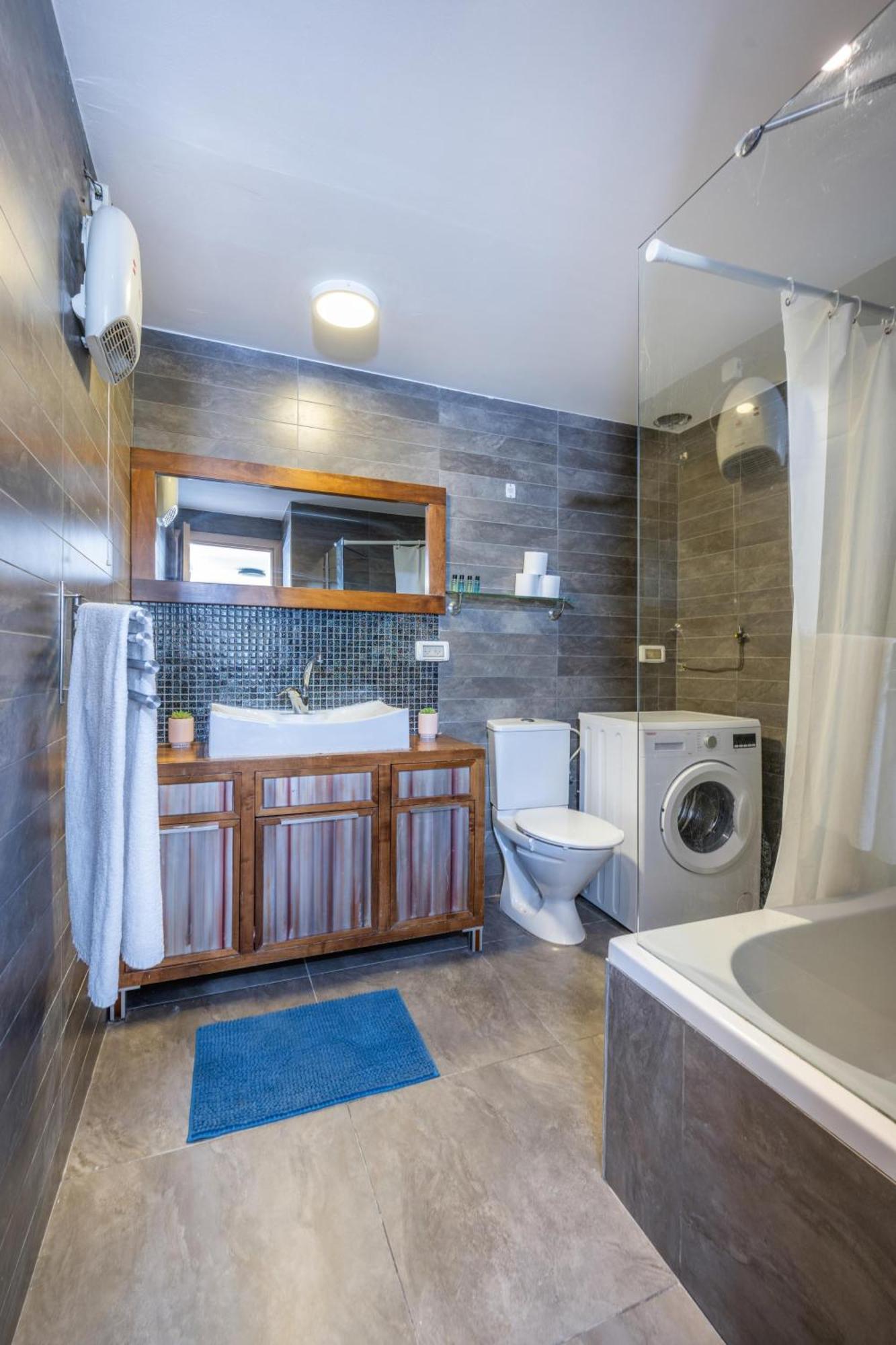 Spacious Apartment Tel Aviv